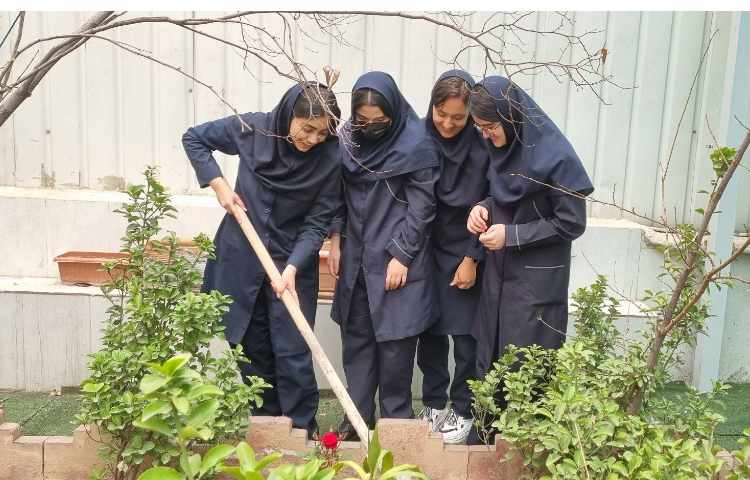 گرامیداشت روز درختکاری, روز دوستی با طبیعت 3