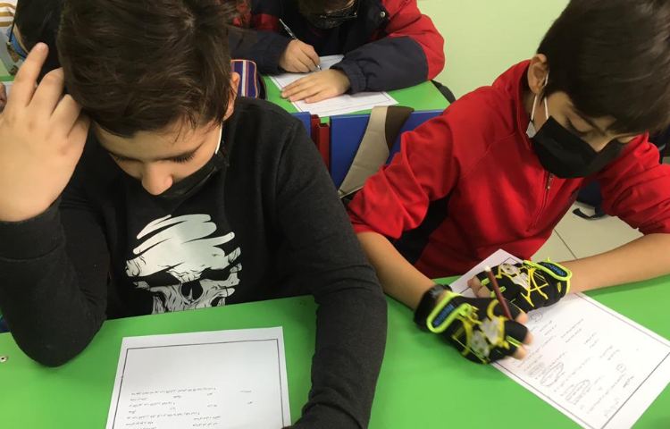 گرامیداشت روز کتاب و کتابخوانی 12