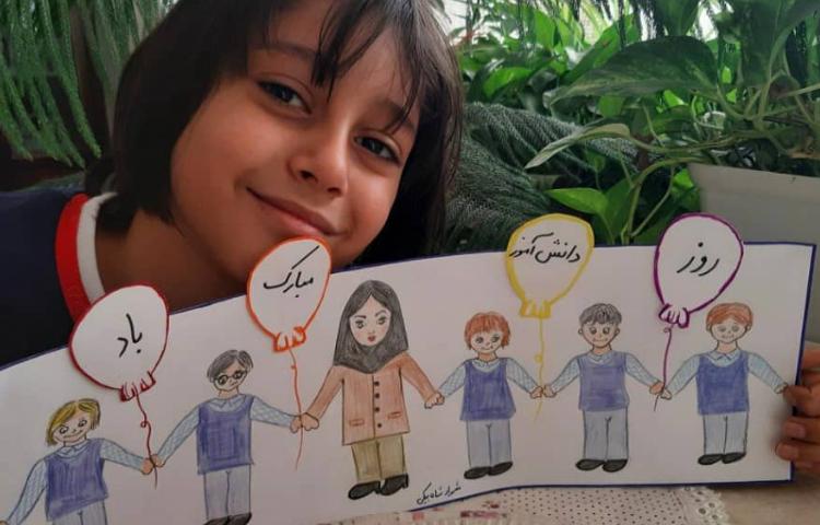 گرامیداشت 13 آبان روز دانش اموز توسط دانش آموزان پایه دوم 1