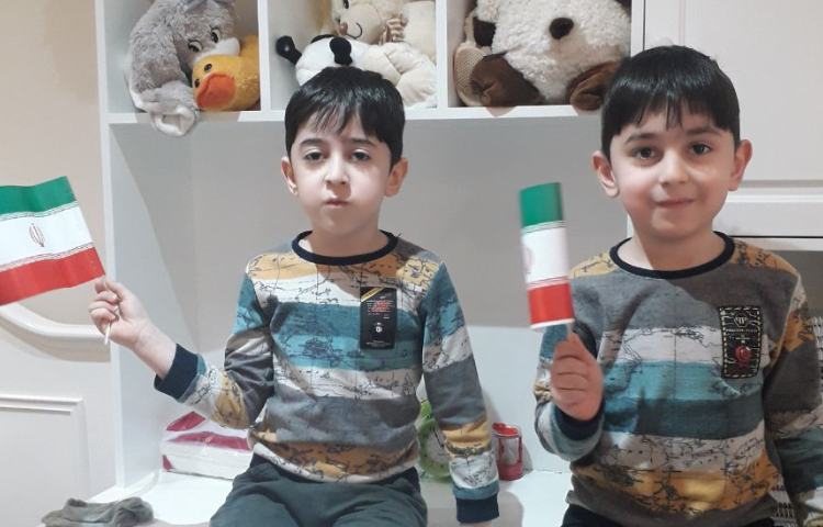 گرامیداشت 13 آبان روز دانش اموز توسط دانش آموزان پایه دوم 5