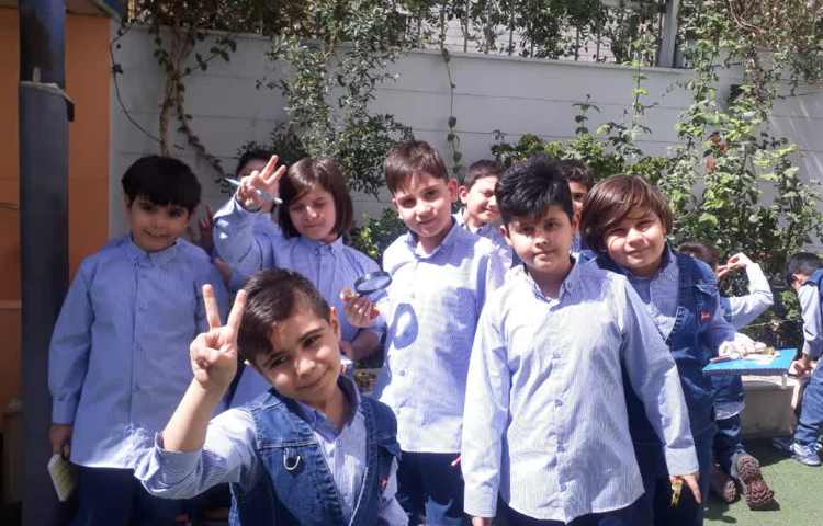 گردش علمی در حیاط مدرسه و ثبت مشاهدات 1