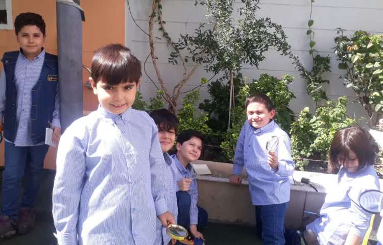 گردش علمی در حیاط مدرسه و ثبت مشاهدات 2