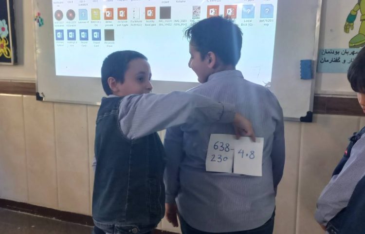 گروه بندی زبان آموزان با جمع اعداد جهت روخوانی معادلات ریاضی 3