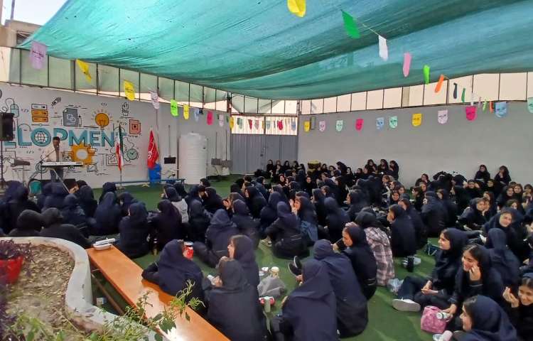 گزارش انجام فعالیت‌های روز نوجوان(شهادت شهید محمدحسین فهمیده) و13آبان روز دانش‌آموز 3