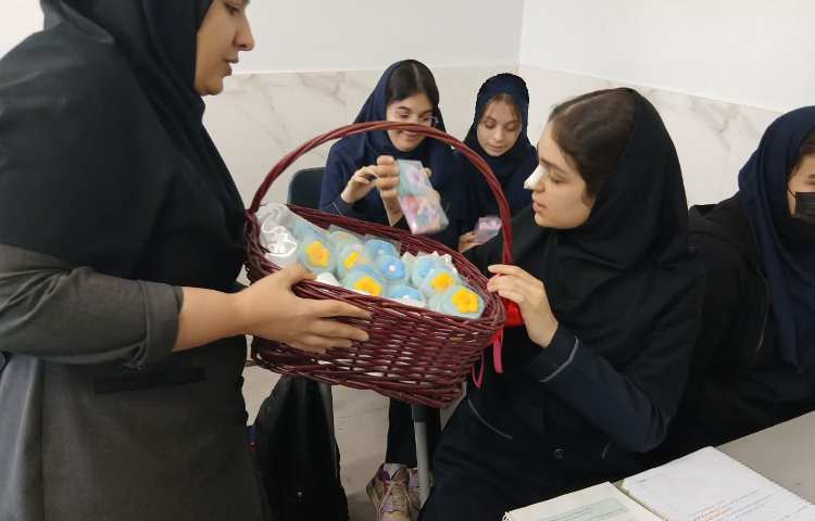 گزارش انجام فعالیت‌های روز نوجوان(شهادت شهید محمدحسین فهمیده) و13آبان روز دانش‌آموز 5