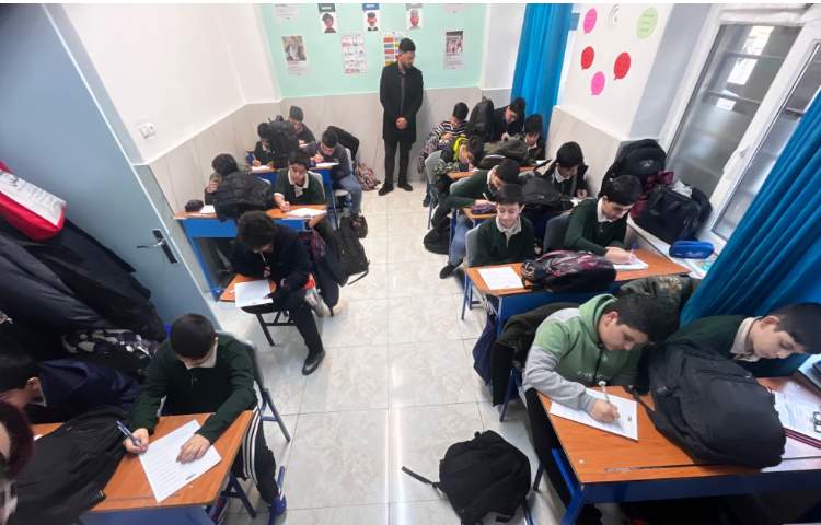 گزارش تصویری از آزمون ترم اول دانش‌آموزان عزیزم در پایه هفتم 2