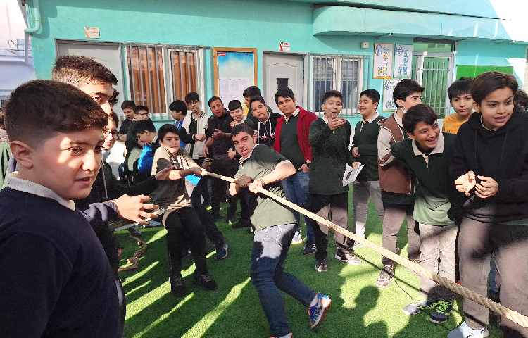 گزارش مسابقات بین کلاسی فوتسال و طناب کشی 2