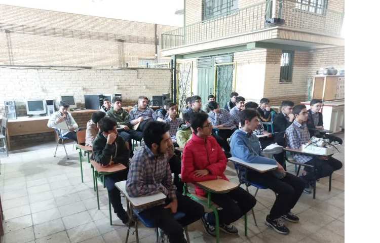 گزارش ویژه برنامه‌های فنی-مهارتی پایه نهم 1