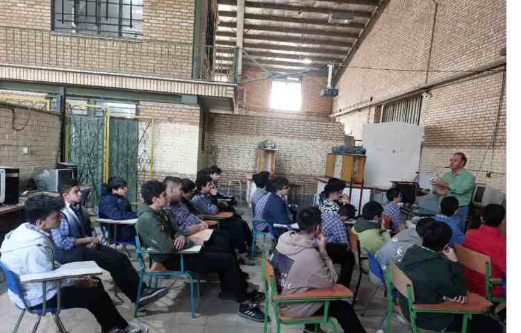 گزارش ویژه برنامه‌های فنی-مهارتی پایه نهم 4