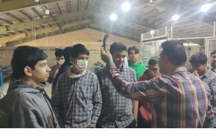 گزارش ویژه برنامه‌های فنی-مهارتی پایه نهم 6