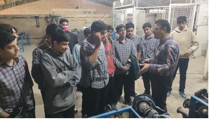 گزارش ویژه برنامه‌های فنی-مهارتی پایه نهم 7