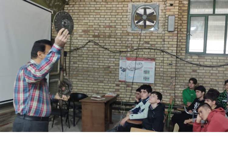 گزارش ویژه برنامه‌های فنی-مهارتی پایه نهم 9