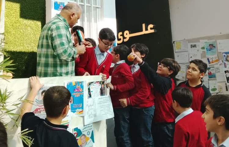 گفتمان کاندیدای شورای دانش آموزی وطرح چهارخانه تریبون آزاد 10