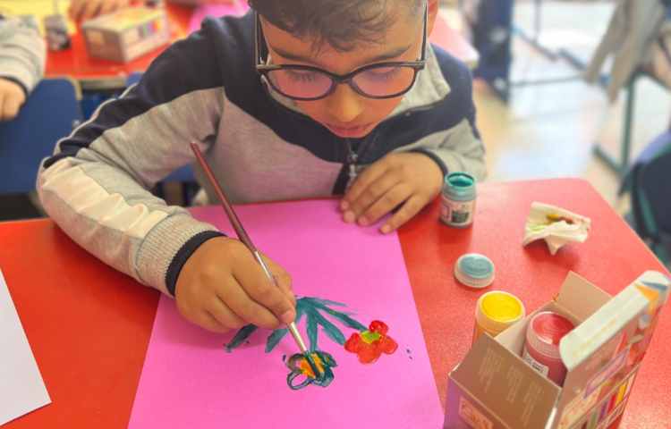 گلدان با گواش