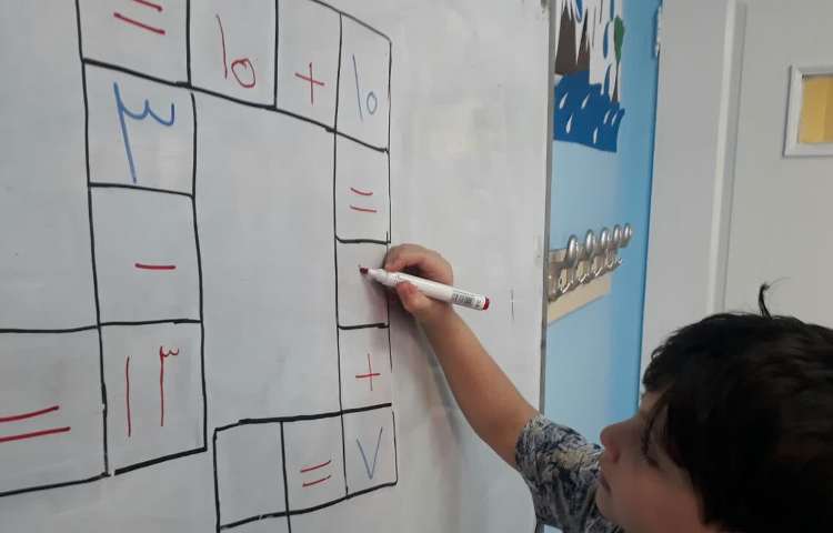 یادآوری جمع و تفریق با بازی ماز 5