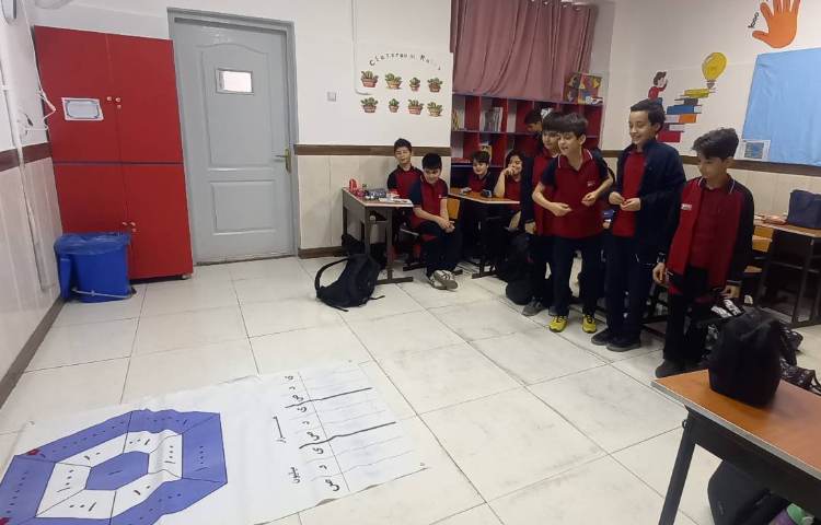 یادآوری عددنویسی در قالب بازی 5