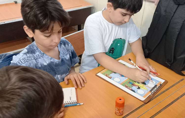 یادآوری مفهوم فعل در قالب طراحی کمیک 3