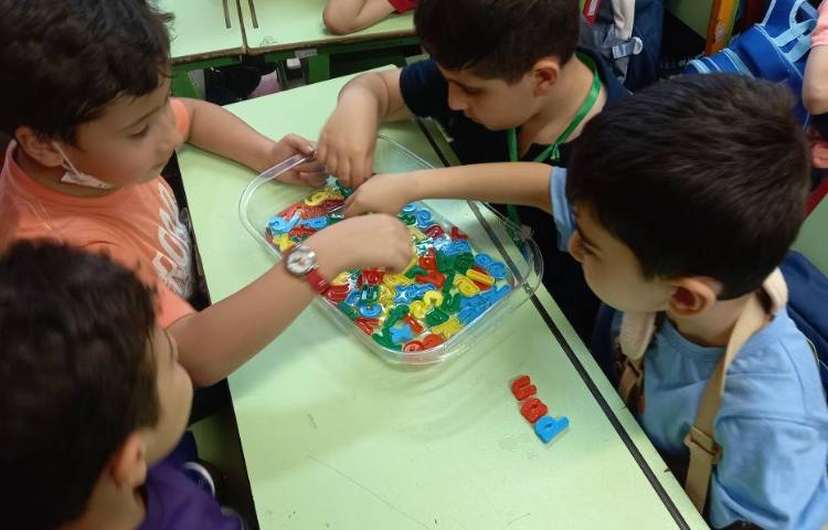 یادگیری حروف i/p/n از طریق بازی با حروف و آب 3