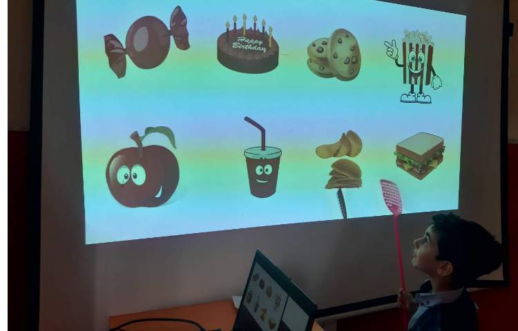 یادگیری لغات به همراه بازی در کلاس 1