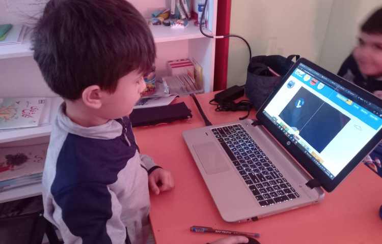 یادگیری منبع های نور انسانی و طبیعی از طریق بازی و پاور پوینت 3