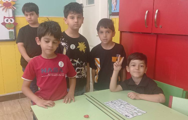 : یادگیری نوشتار لغات از طریق درست کردن پازل 4