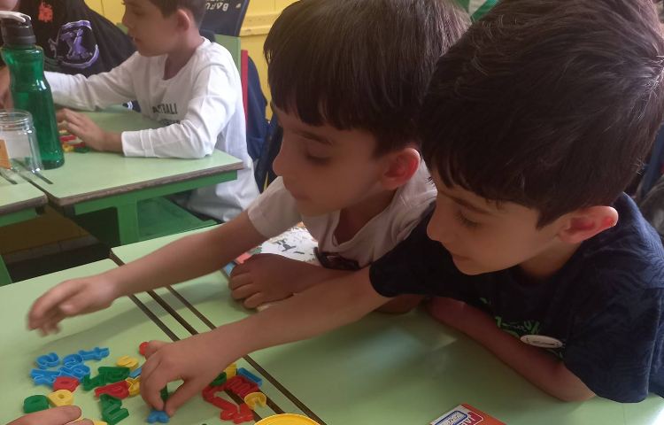 : یادگیری نوشتار لغات x و y و مرور آنها از طریق بازی 2