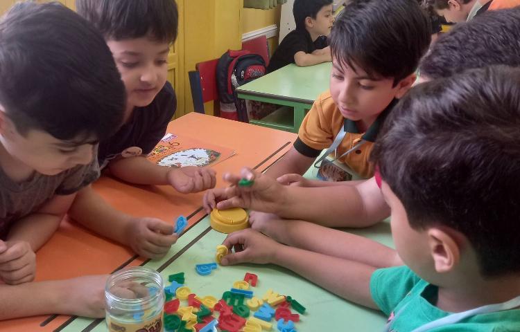 : یادگیری نوشتار لغات x و y و مرور آنها از طریق بازی 5