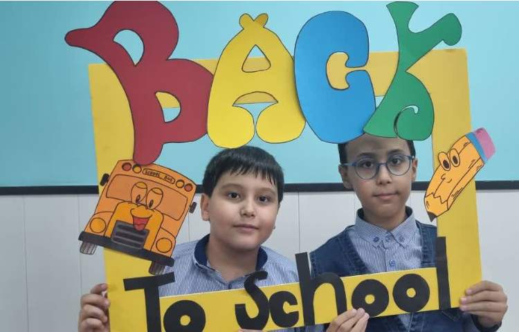 یادگیری و خوشگذرانی در اولین روز مدرسه در کلاس زبان 19