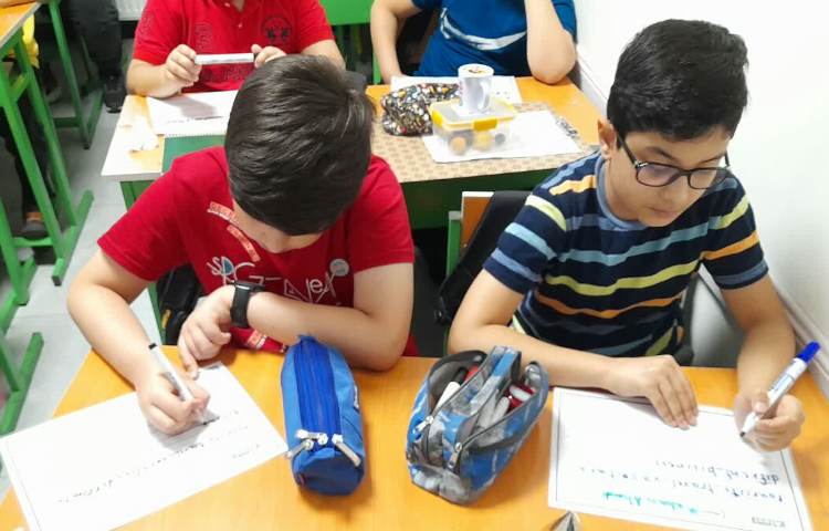 یاد آوری جملات و تمرین املاء کلمات 4