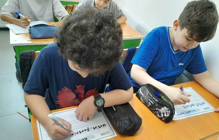 یاد آوری جملات و تمرین املاء کلمات 5