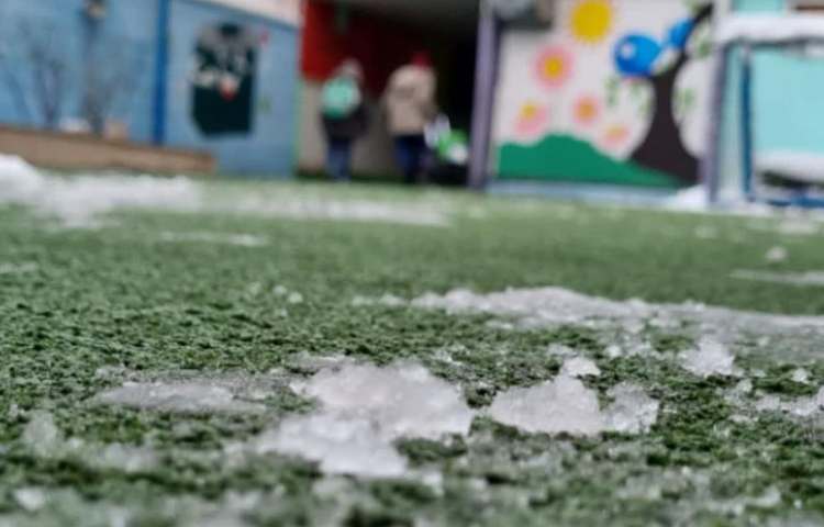 یه روز برفی شاد دبستان علوی 5