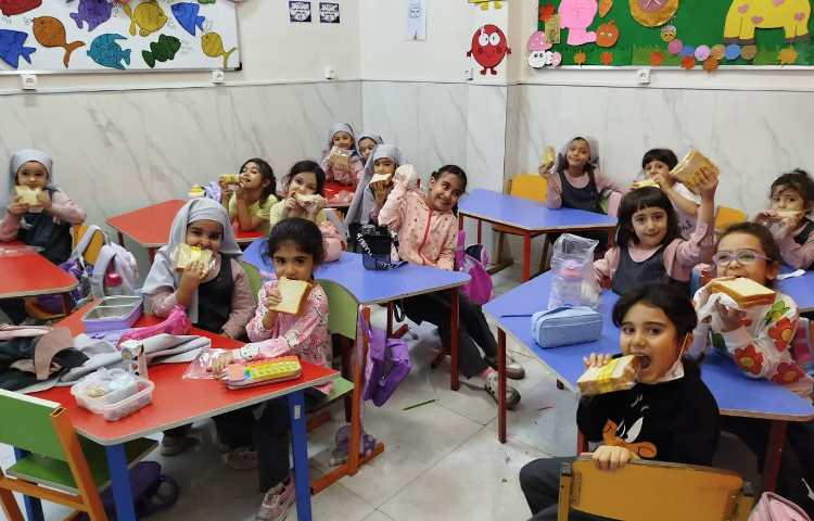 یه روز خوب گل دخترای پیش دبستان 1