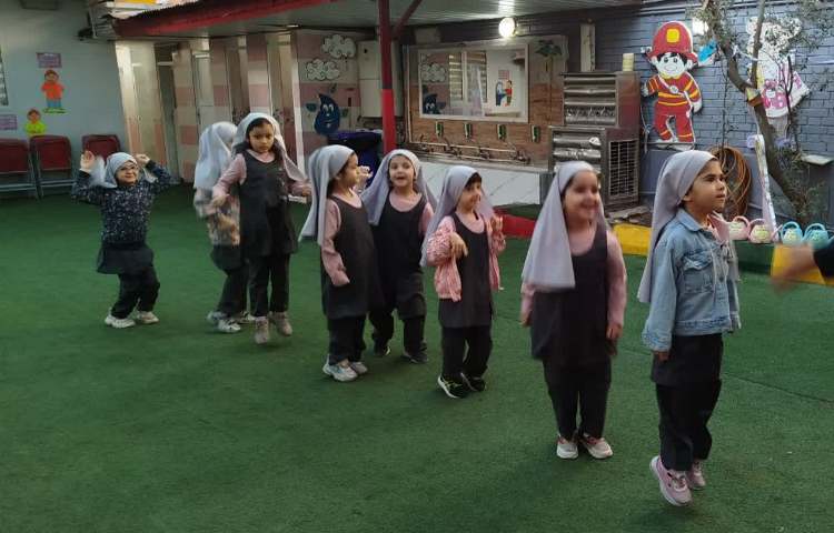 یه روز خوب گل دخترای پیش دبستان 2