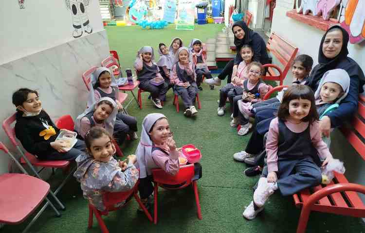 یه روز خوب گل دخترای پیش دبستان 3