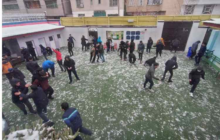 یه روز شاد برفی 2