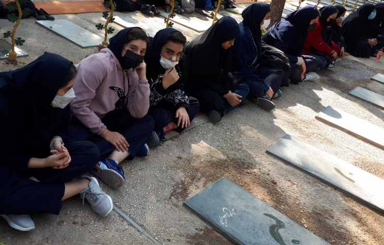 یک روز در بهشت 2