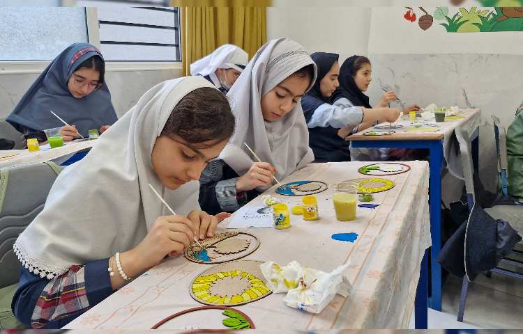 یک روز شاد با دانش آموزان پایه ششم در دبیرستان علوی 2