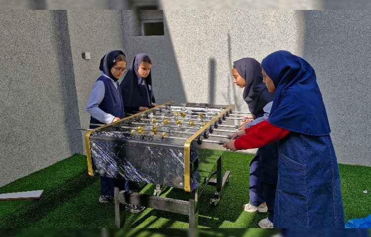 یک روز شاد با دانش آموزان پایه ششم در دبیرستان علوی 8