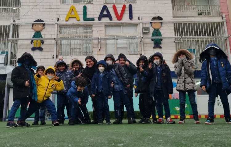 یک روز شاد برفی در دبستان دعلوی 4