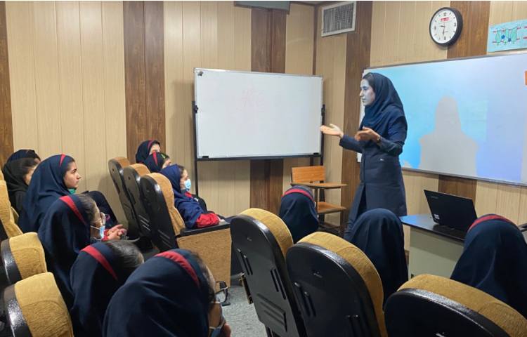 یک روز شاد در دبیرستان 2