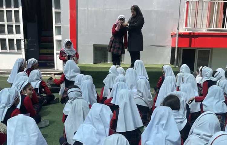 یک روز شاد در مدرسه 2