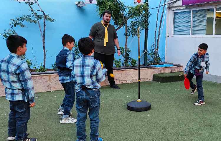 :یک روز پر از هیجان، عصرمانی پایه های اول، دوم، سوم 11