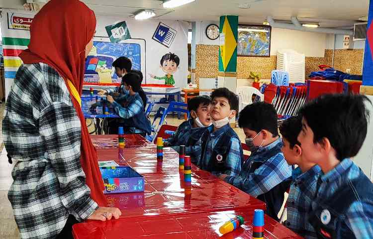 :یک روز پر از هیجان، عصرمانی پایه های اول، دوم، سوم 12