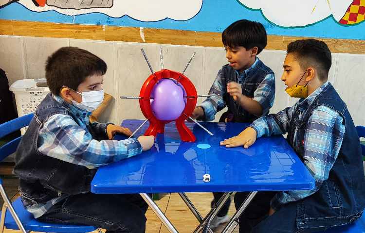 :یک روز پر از هیجان، عصرمانی پایه های اول، دوم، سوم 13