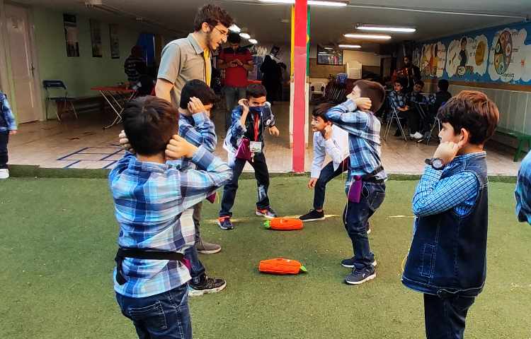 :یک روز پر از هیجان، عصرمانی پایه های اول، دوم، سوم 16