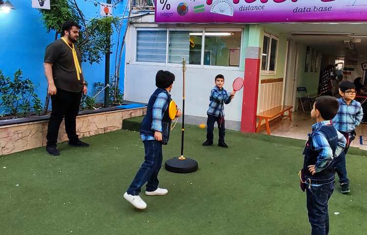 :یک روز پر از هیجان، عصرمانی پایه های اول، دوم، سوم 17