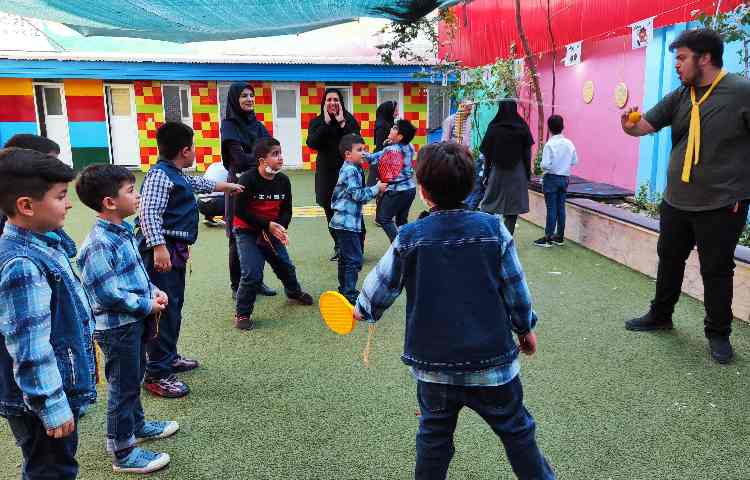 :یک روز پر از هیجان، عصرمانی پایه های اول، دوم، سوم 18