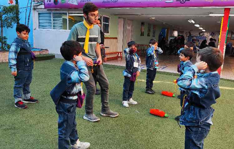 :یک روز پر از هیجان، عصرمانی پایه های اول، دوم، سوم 25