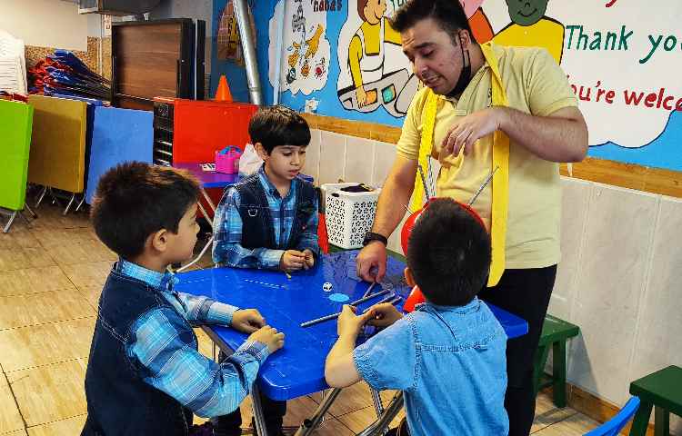 :یک روز پر از هیجان، عصرمانی پایه های اول، دوم، سوم 26