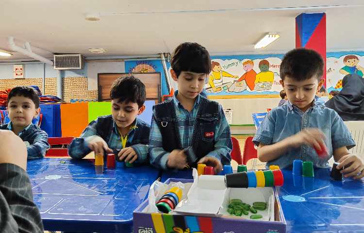 :یک روز پر از هیجان، عصرمانی پایه های اول، دوم، سوم 30